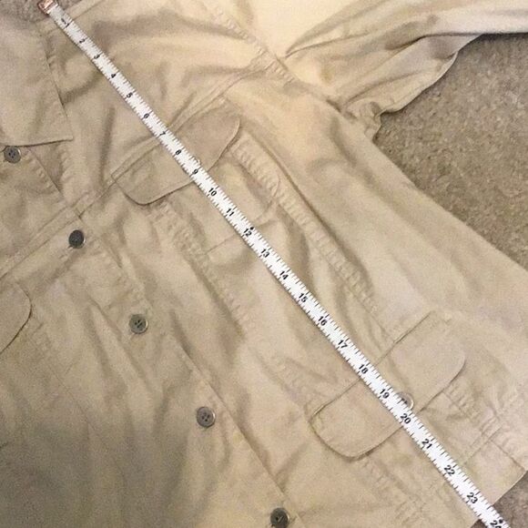 Chico’s Khaki Safari Jacket Long Sleeve Utility Military Boxy Stretch size M - Picture 6 of 8